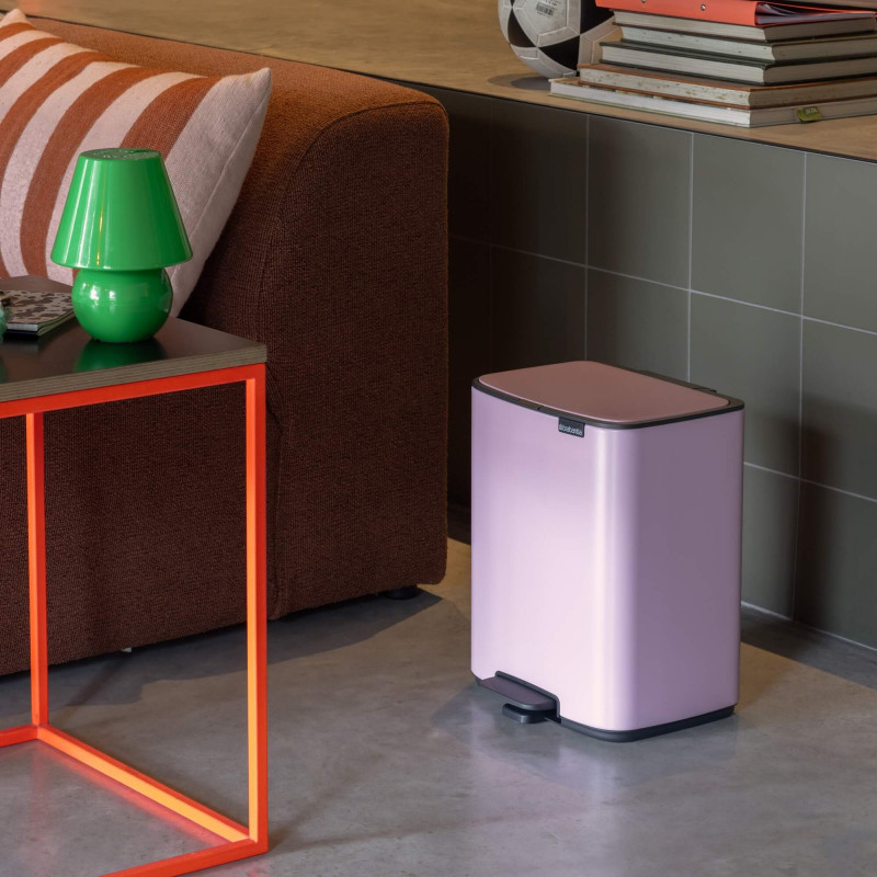 Coș de gunoi Brabantia Bo Pedal 1010446, 12 l, închidere ușoară, bază antiderapantă, roz