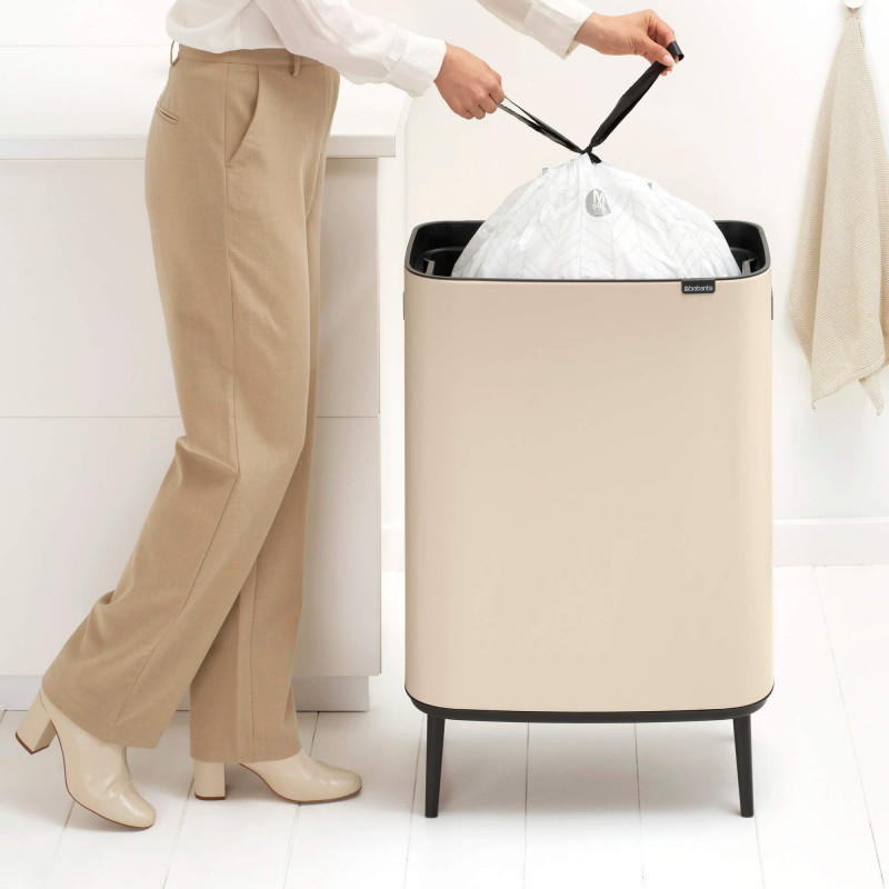 Coș de gunoi Brabantia Bo Touch Hi 1010457, 60 l, Mânere laterale, Picioare reglabile, Bej