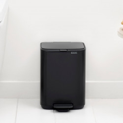 Coș de gunoi Brabantia Bo Pedal 1010136, 4 l, închidere ușoară, bază antiderapantă, negru