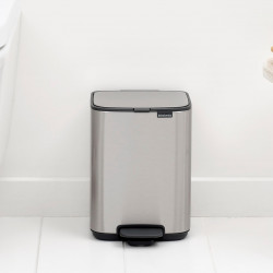 Coș de gunoi Brabantia Bo Pedal 1010141, 4 l, închidere ușoară, bază antiderapantă, rezistent la amprente, inox/mat