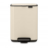 Coș de gunoi Brabantia Bo Pedal 1010122, 4 l, închidere ușoară, bază antiderapantă, bej