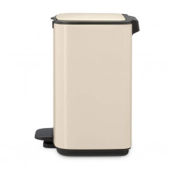 Coș de gunoi Brabantia Bo Pedal 1010122, 4 l, închidere ușoară, bază antiderapantă, bej