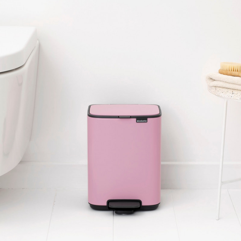 Coș de gunoi Brabantia Bo Pedal 1010444, 4 l, închidere ușoară, bază antiderapantă, roz