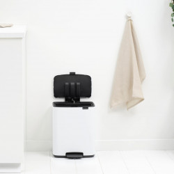 Coș de gunoi Brabantia Bo Pedal 1010119, 12 l, închidere ușoară, bază antiderapantă, alb