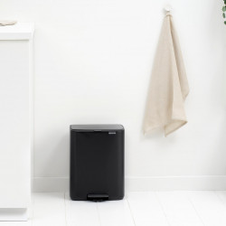 Coș de gunoi Brabantia Bo Pedal 1010138, 12 l, închidere ușoară, bază antiderapantă, gri