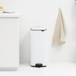 Cos de gunoi Brabantia Bo Pedal 1010120, 30 l, Inchidere usoara, Baza antiderapanta, Alb