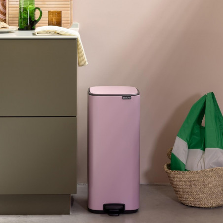 Coș de gunoi Brabantia Bo Pedal 1010447, 30 l, închidere ușoară, bază antiderapantă, roz