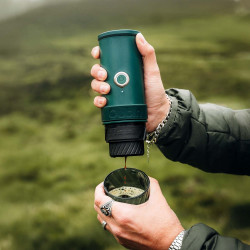 Espressor portabil Outin Mino CG, 22 bari, 9000 mAh, 70 ml, Extractie la 93,3°C, Cafea macinata si capsule Nespresso, USB-C, Verde montan