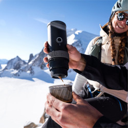 Espressor portabil Outin Mino SG, 22 bari, 9000 mAh, 70 ml, Extractie la 93,3°C, Cafea macinata si capsule Nespresso, USB-C, Gri