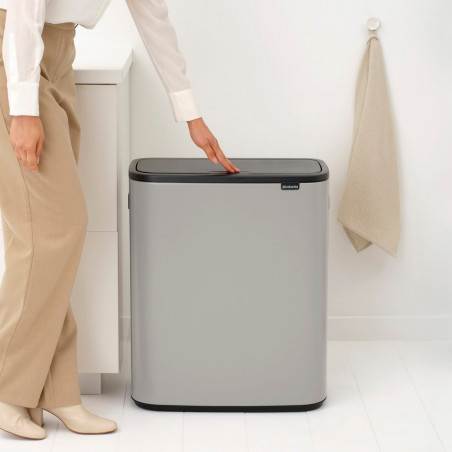 Coș de gunoi Brabantia Bo Touch 1010456, 2x30 l, Deschidere lină și silențioasă, Gaură mare, Gri
