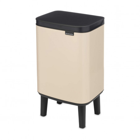 Coș de gunoi Brabantia Bo Small Hi 1010460, 4 l, Deschidere lină și silențioasă, Bază antiderapantă, Bej