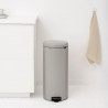 Coș de gunoi cu pedală Brabantia NewIcon 1010442, 30 l, închidere lentă, bază antiderapantă, gri deschis