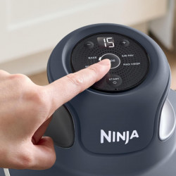 La mâna a doua: Friteuza cu aer cald portabila 4in1 Ninja CRISPi FN101EUGY, 1700W, 3.8l, 6 portii, 2 recipiente din sticla, 4 programe, Fara PFAS si BPA, Albastru inchis
