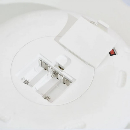 La mâna a doua: Hranitor automat pentru animale de companie Petwant F6, 6 x 180ml compartimente, Picioruse anti-alunecare, Afisaj LED, USB, Alb