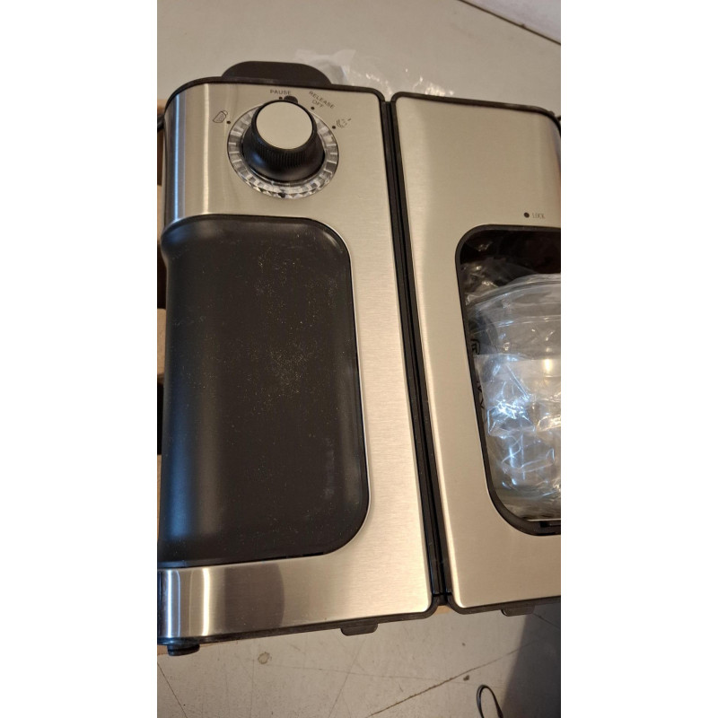 La mâna a doua: Espressor manual First Austria FA-5475-2, 800W, Rezervor 0.250L, Vas de sticla, Pauza, Inox/Negru