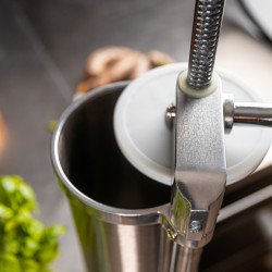 La mâna a doua: Mașină de umplut cârnați Klausberg KB 7927, 5 Kg, Manuală, 14-35mm, 6 pâlnii, Inox