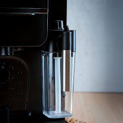 La mâna a doua: Espressor capsule si cafea macinata 8in1 Oliver Voltz OV51171I5, 1350W, 20 bar, Spumare lapte, Negru