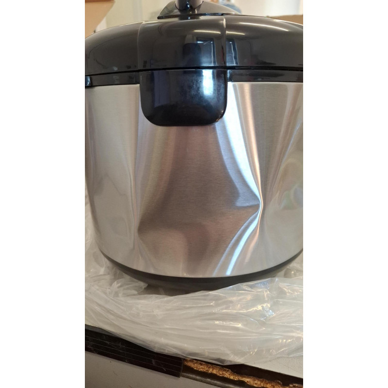 La mâna a doua: Multicooker cu 31 programe Rosberg R51985F5, 780W, 5L, Acoperite antiaderenta, Inox