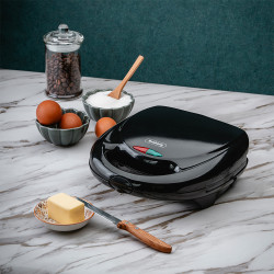 La mâna a doua: Aparat pentru copt 12 forme coji de nuci Rosberg R51442D, 800W, Placi antiaderente, Negru
