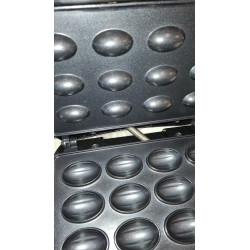 La mâna a doua: Aparat pentru copt 12 forme coji de nuci Rosberg R51442D, 800W, Placi antiaderente, Negru