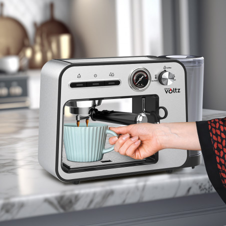 La mâna a doua: Espressor Oliver Voltz OV51171H, 1450W, 15 bar, 1L, Cafea macinata, Spumare lapte, Incalzire cesti, Inox