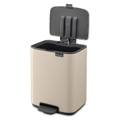 Coș de gunoi Brabantia Bo Pedal 1010077, 7 l, închidere lentă, bază cauciucată, bej
