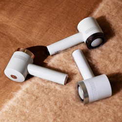 Pile electrică pentru piele aspră și bătături Silk'n VacuPedi VPC1PE1RG001, 2 viteze, 3 discuri, filtre interschimbabile și lavabile, sistem de aspirare, alb/aur roz