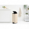 Coș de gunoi Brabantia Bo Pedal 1010124, 30 l, închidere ușoară, bază antiderapantă, bej