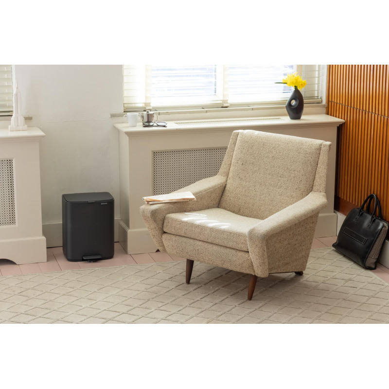 Coș de gunoi Brabantia Bo Pedal 1010133, 12 l, închidere ușoară, bază antiderapantă, acoperire minerală, gri închis