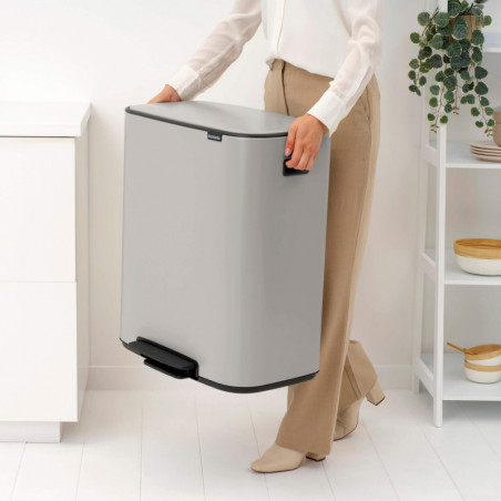 Coș de gunoi Brabantia Bo Pedal 1010450, 2x30 l, închidere lină, bază antiderapantă, gri deschis