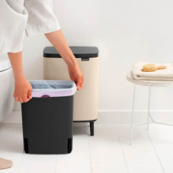 Coș de gunoi Brabantia Bo Small Hi 1010462, 12 l, deschidere lină și silențioasă, bază antiderapantă, bej