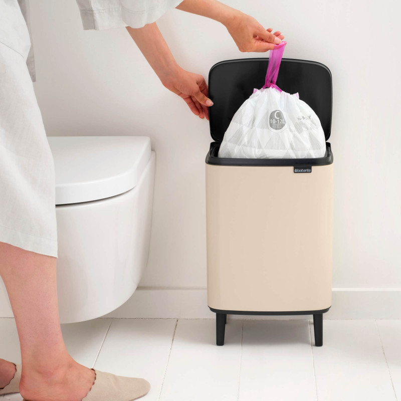 Coș de gunoi Brabantia Bo Small Hi 1010462, 12 l, deschidere lină și silențioasă, bază antiderapantă, bej