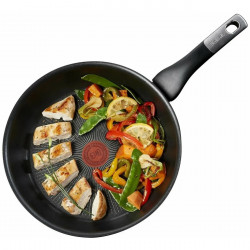 La mâna a doua: Tiga Tefal G2550572, 26 cm, Thermo-Spot, acoperire antiaderentă din titan X6, pentru plite cu inducție, negru