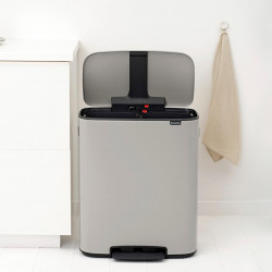 Coș de gunoi Brabantia Bo Pedal 1010450, 2x30 l, închidere lină, bază antiderapantă, gri deschis