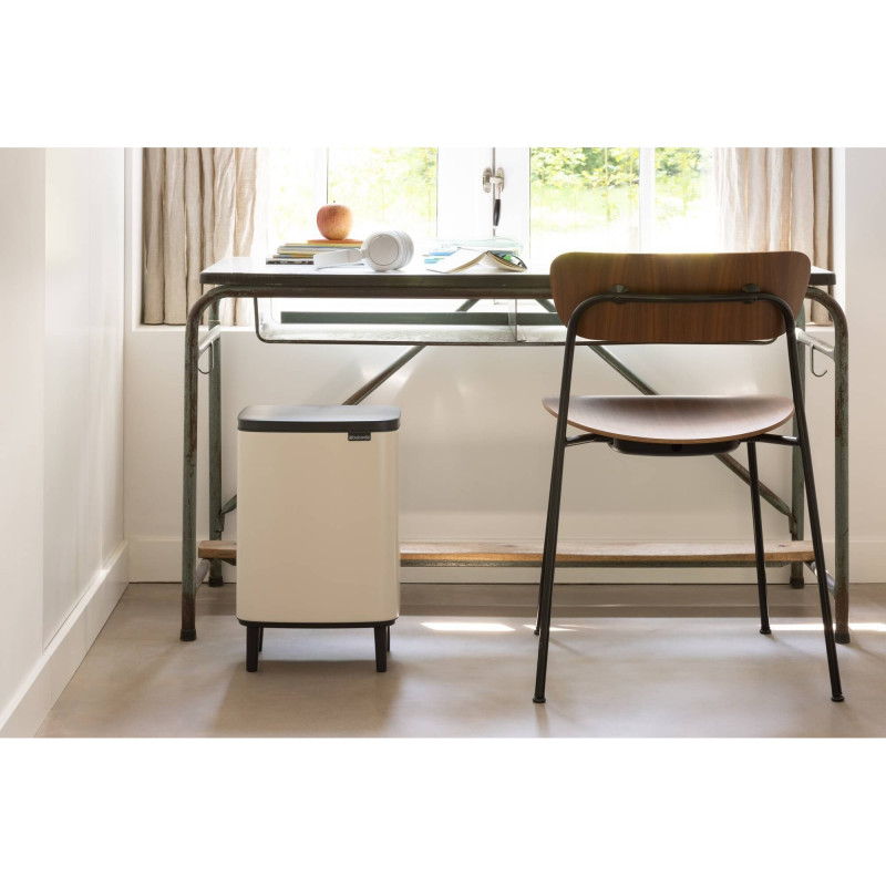 Coș de gunoi Brabantia Bo Small Hi 1010462, 12 l, deschidere lină și silențioasă, bază antiderapantă, bej
