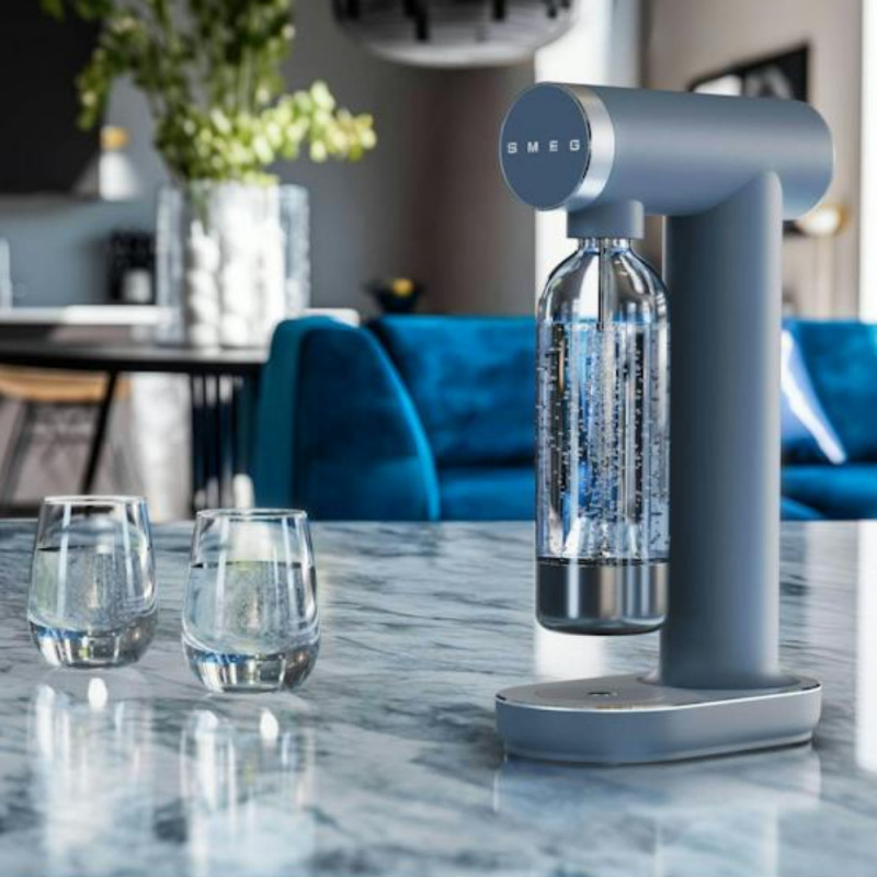 Aparat de sodă SMEG Collezione SKC01SBM, 800 ml, CO2, supapă de siguranță, tavă de scurgere, acționare manuală, albastru