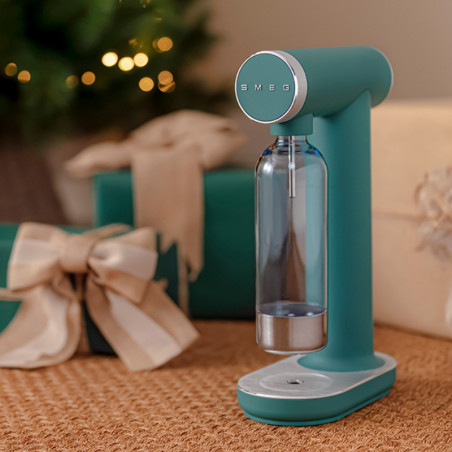 Aparat de sodă SMEG Collezione SKC01EGM, 800 ml, CO2, supapă de siguranță, tavă de scurgere, acționare manuală, verde