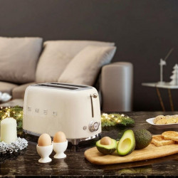 Prăjitor de pâine SMEG 50's Style TSF01CREU, 950 W, 2 felii, 6 niveluri, Tava pentru firimituri, Cablu integrat, Oțel inoxidabil, Culoare crem
