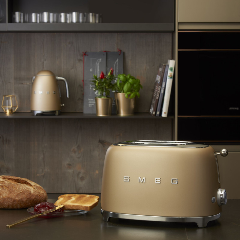 Prăjitor de pâine SMEG 50's Style TSF01CHMEU, 950 W, 2 felii, 6 niveluri, Tava pentru firimituri, Cablu integrat, Oțel inoxidabil, Culoare șampanie