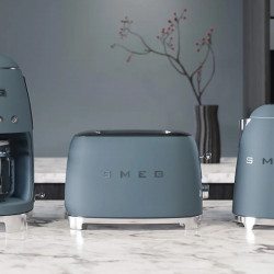 Prăjitor de pâine SMEG 50's Style TSF01SBMEU, 950 W, 2 felii, 6 niveluri, Tava pentru firimituri, Cablu integrat, Oțel inoxidabil, Albastru furtunos