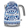 Ceainic electric SMEG Dolce & Gabbana KLF03DGBEU, 2400 W, 1,7 l, bază rotativă la 360°, finisaj lucios, albastru mediteranean