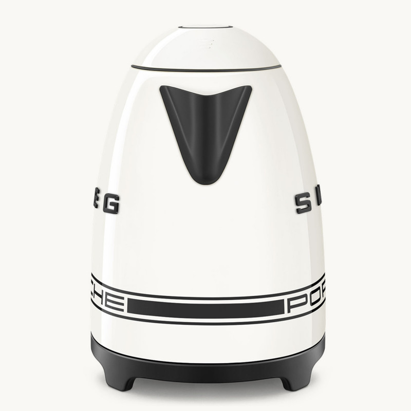 Ceainic electric SMEG Porsche KLF03PCWEU, 2400 W, 1,7 l, bază rotativă la 360°, finisaj lucios, alb