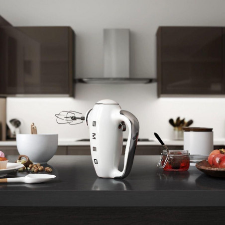Mixer manual SMEG 50's Style HMF01WHEU, 250 W, 9 viteze, funcție Turbo, afișaj LED ascuns, cronometru, accesorii, alb