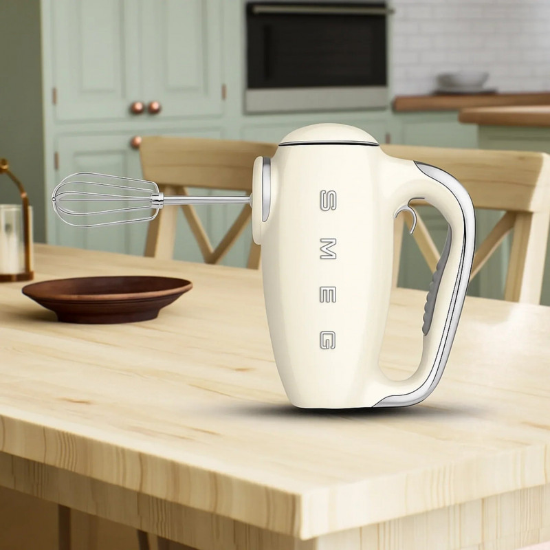 Mixer manual SMEG 50's Style HMF01CREU, 250 W, 9 viteze, funcție Turbo, afișaj LED ascuns, cronometru, accesorii, culoare crem