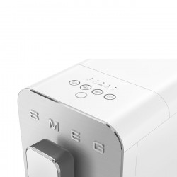 Mașină de espresso SMEG Collezione BCC11WHMEU, 1350 W, 19 bar, 1,4 l, 8 funcții, râșniță încorporată, albă