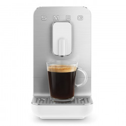 Mașină de espresso SMEG Collezione BCC11WHMEU, 1350 W, 19 bar, 1,4 l, 8 funcții, râșniță încorporată, albă