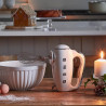 Mixer manual SMEG 50's Style HMF01CREU, 250 W, 9 viteze, funcție Turbo, afișaj LED ascuns, cronometru, accesorii, culoare crem