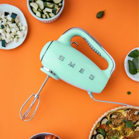 Mixer manual SMEG 50's Style HMF01PGEU, 250 W, 9 viteze, funcție Turbo, afișaj LED ascuns, cronometru, accesorii, verde