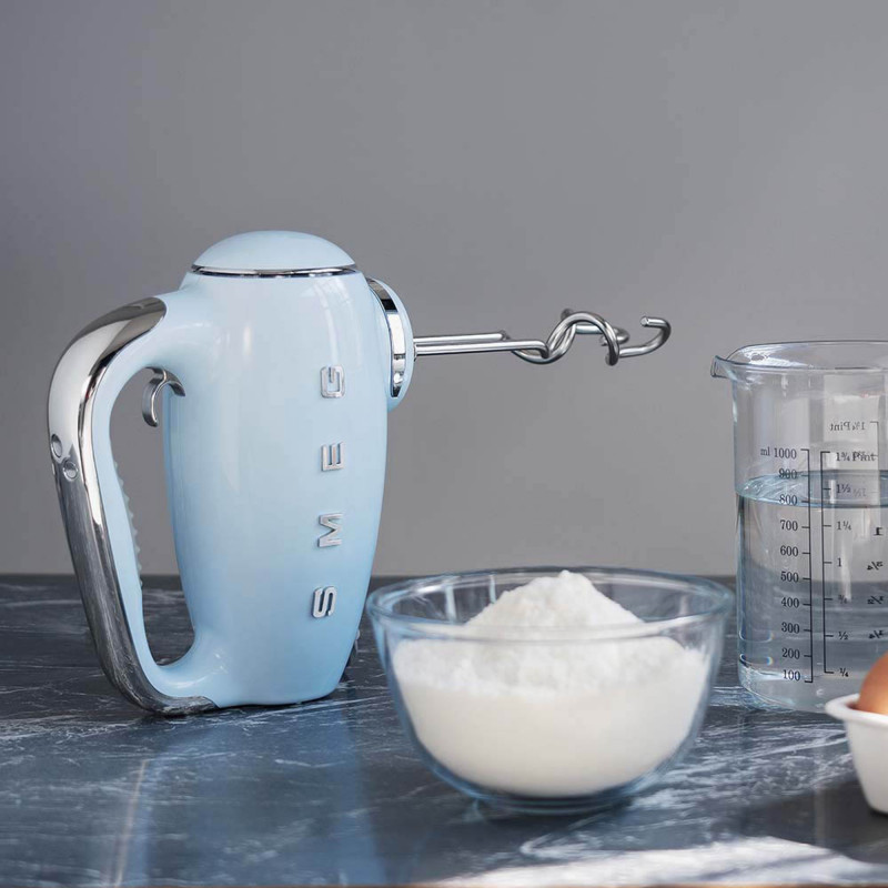 Mixer manual SMEG 50's Style HMF01PBEU, 250 W, 9 viteze, funcție Turbo, afișaj LED ascuns, cronometru, accesorii, albastru
