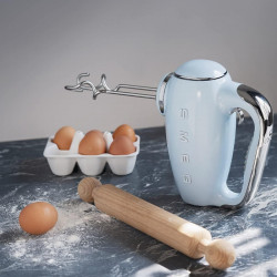 Mixer manual SMEG 50's Style HMF01PBEU, 250 W, 9 viteze, funcție Turbo, afișaj LED ascuns, cronometru, accesorii, albastru